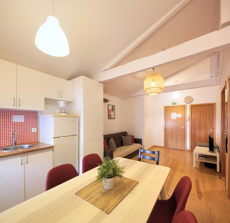Aparthotel Oporto Entreparedes Εξωτερικό φωτογραφία